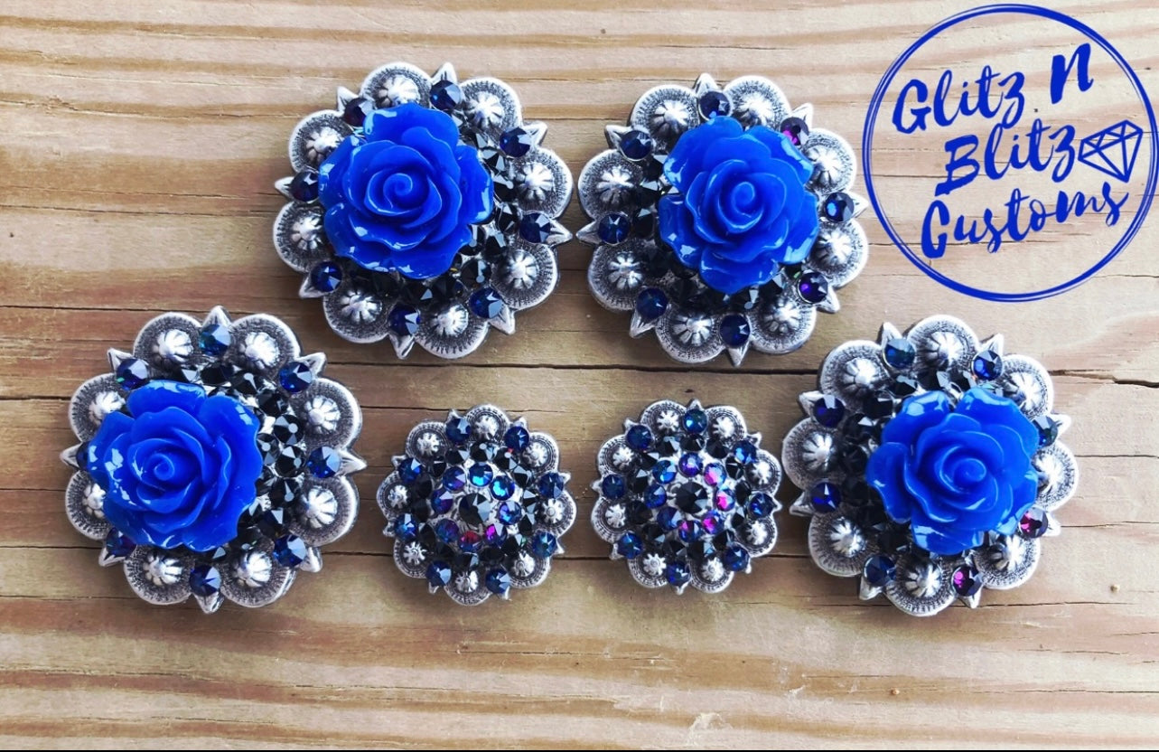 Blue Rose Saddle Set